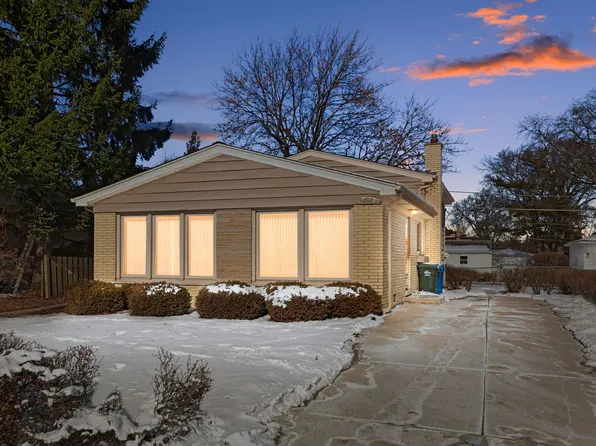 1042 W Central Rd, Mount Prospect, IL 60056