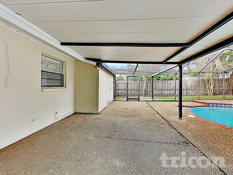 2308 Selkirk St — Photo 34