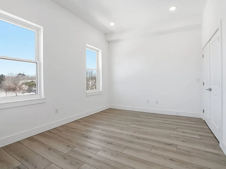 147 N Gross St #2 — Photo 5
