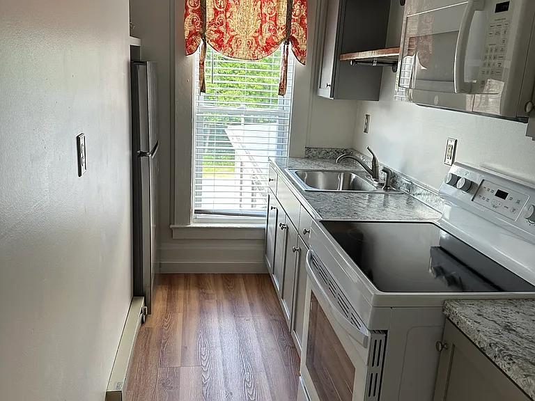 65 Genesee St #2 — Photo 5