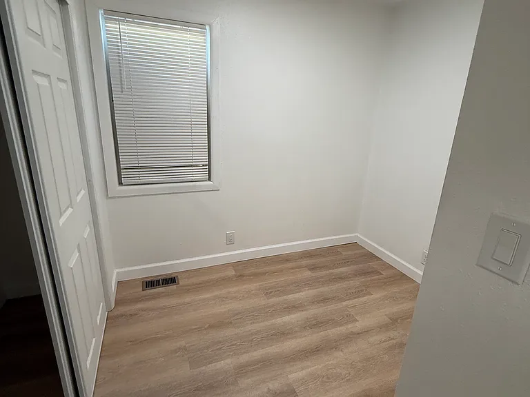 1507 E Arnold St — Photo 13