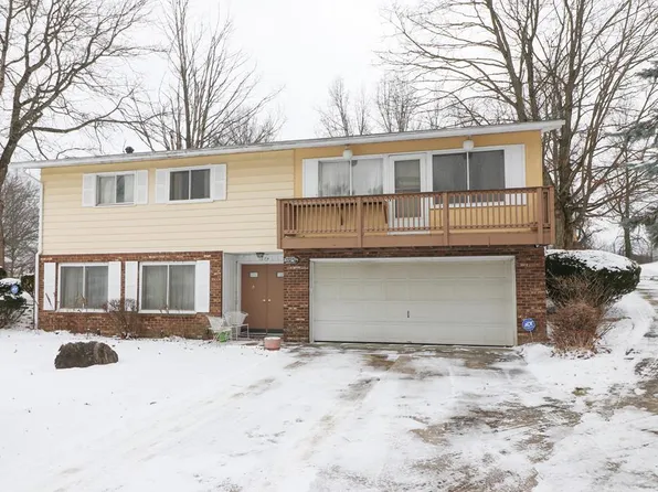 1674 Honeysuckle Dr, Mansfield, OH 44905