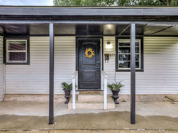 3rd image of 612 N Washington Ave