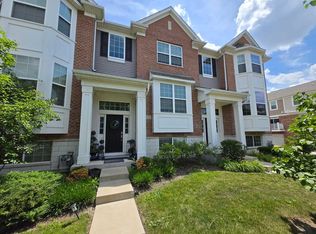 522 Fairway Dr, Naperville, IL 60563