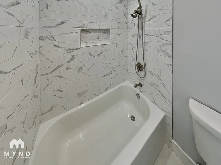 1395A Newcomb Ave — Photo 9