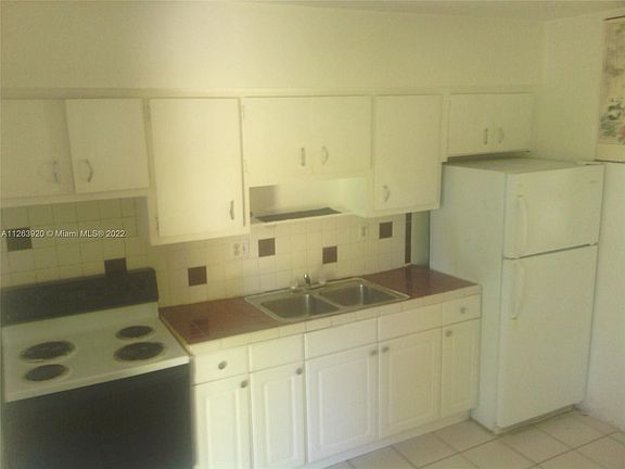 5th image of 11601 NE 12th Ave #11603