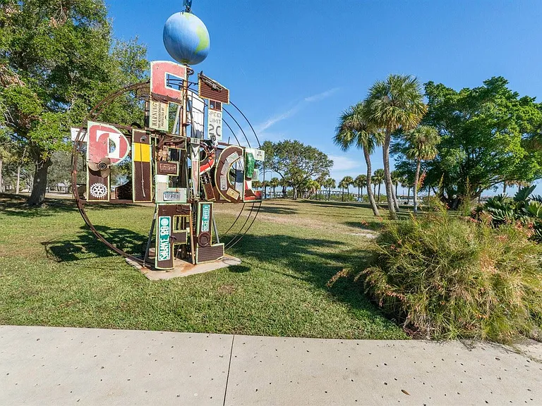 4003 S Indian River Dr — Photo 35