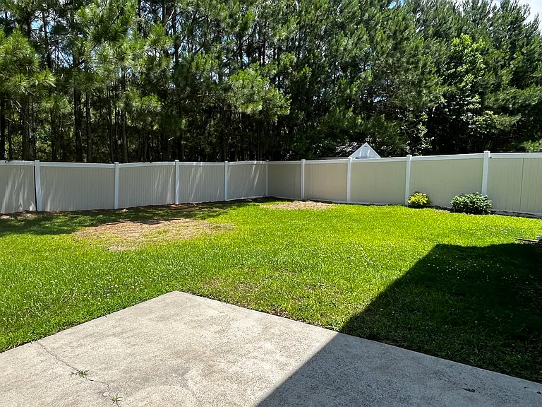 1044 Jade Ln — Photo 9