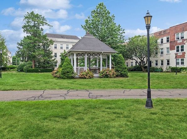 138 Woodside Grn APT 1B