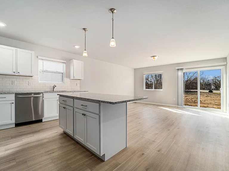 2385 Richardson Ct — Photo 14