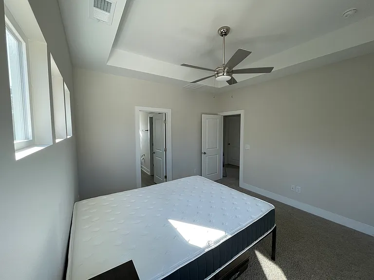 106 N Benjamine St — Photo 16