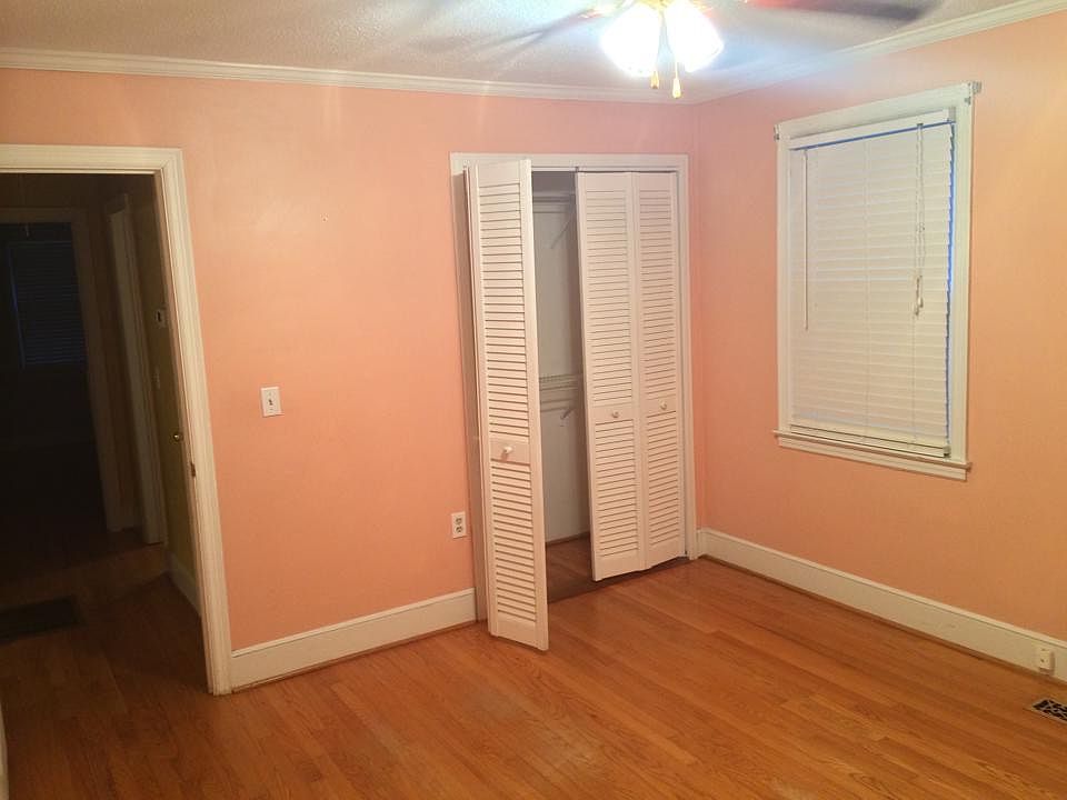 1st image of 729 W College Ave