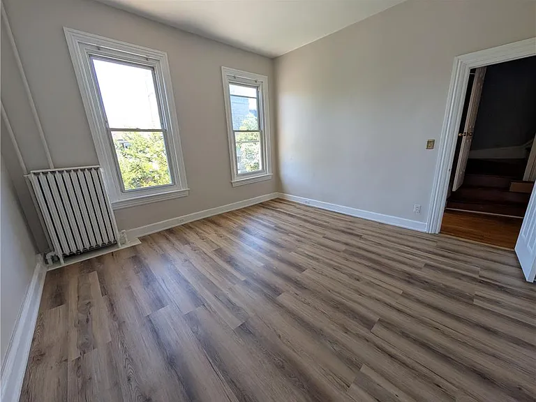 87 E Broad St #2 — Photo 15