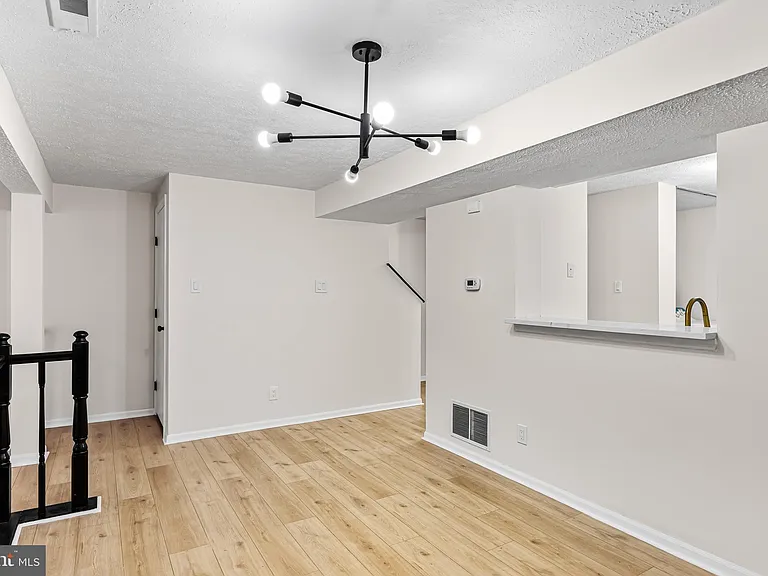 127 Villa Knoll Ct — Photo 10