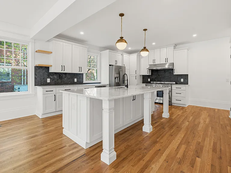 610 Russell St — Photo 9