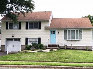 64 Union St, Clark, NJ 07066