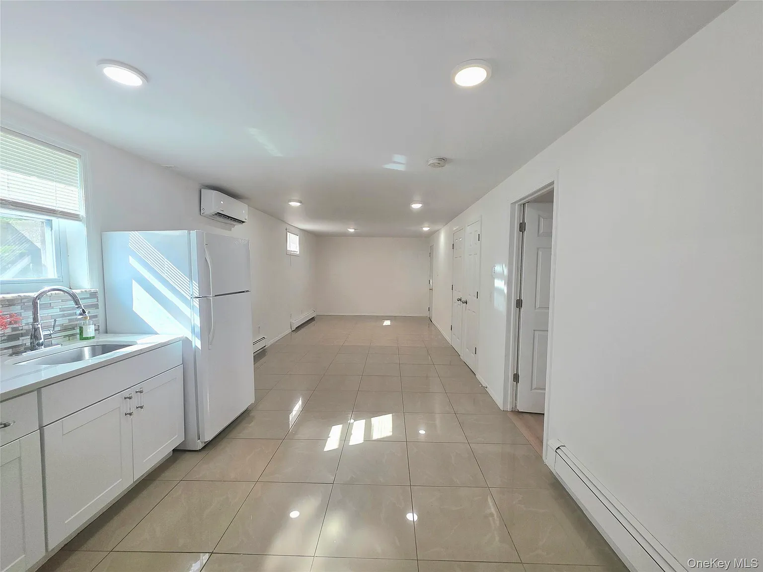 1 bed, 1.0 bath, 858 sqft, $1,900 — Photo 3