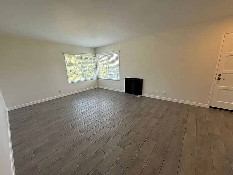 26180 Rainbow Glen Dr — Photo 5