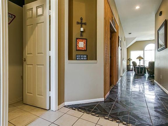 3rd image of 5600 Castleroy Ln