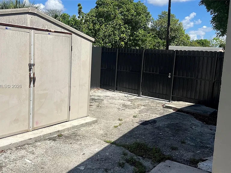 2330 NW 13th St — Photo 23