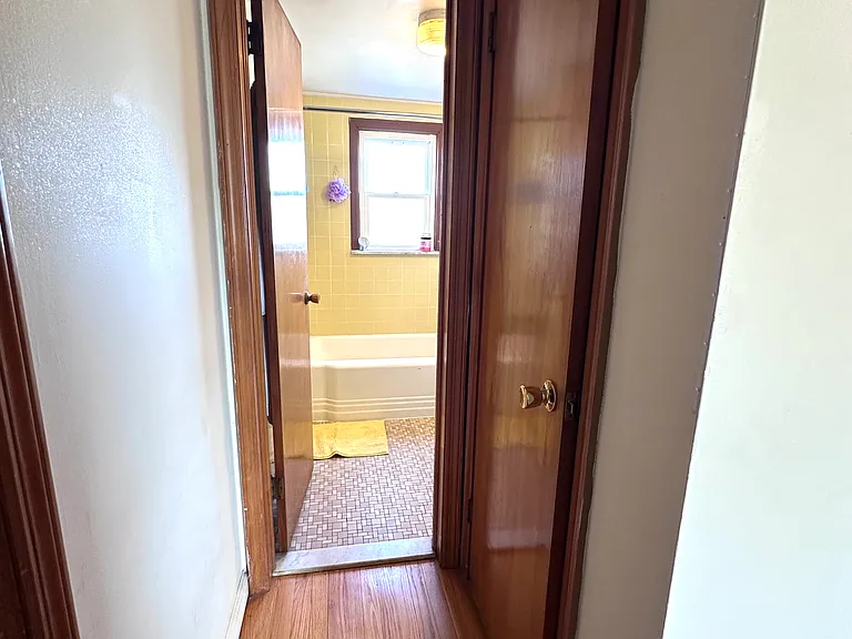 700 4th St #2 — Photo 13