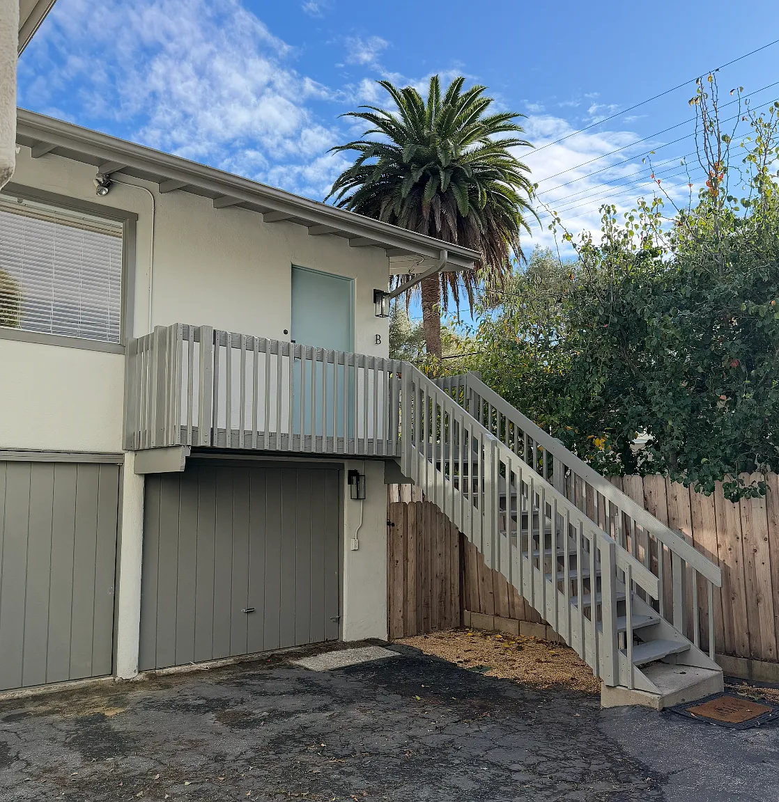 1218 Olive St — Photo 3