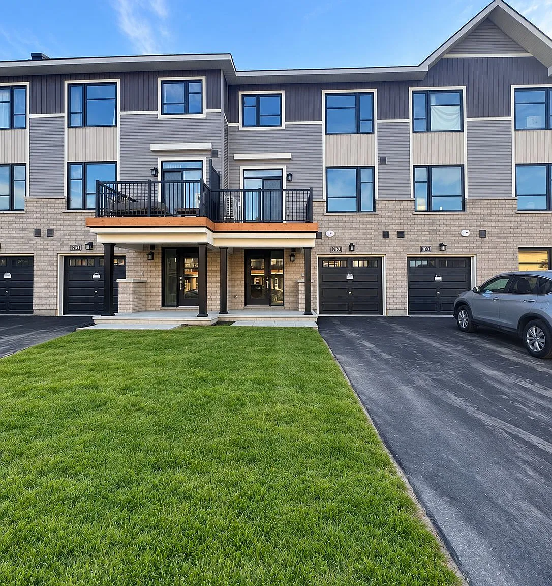 2 bed, $2,400 — Photo 1