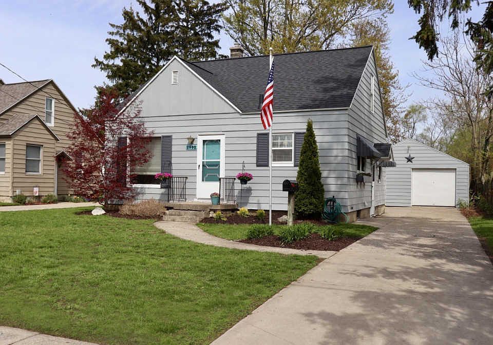 1st image of 2492 Hague Ave SW