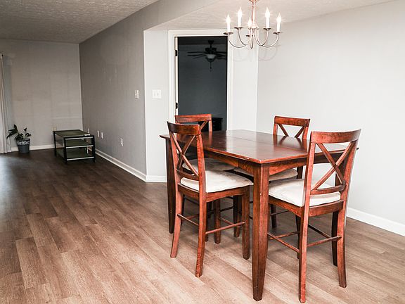 5th image of 203 Ashley Dr #203