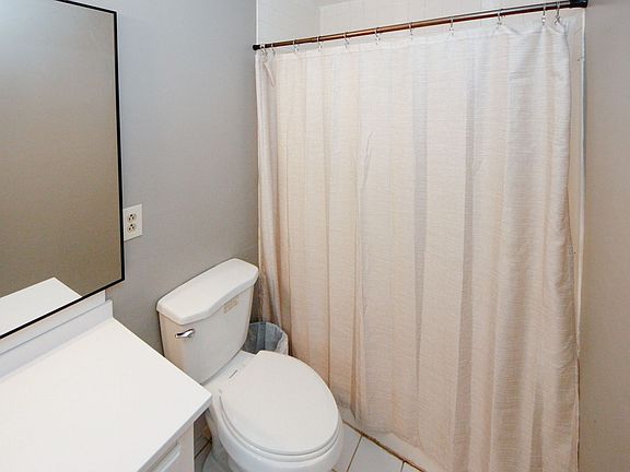 5th image of 1424 Shadowbrook Dr #28827F201