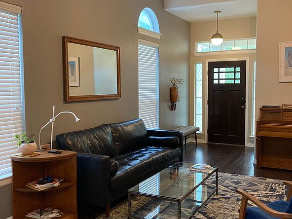 2nd image of 1706 Redwater Dr