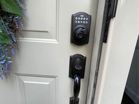 3rd image of 206 Williamsburg Ln