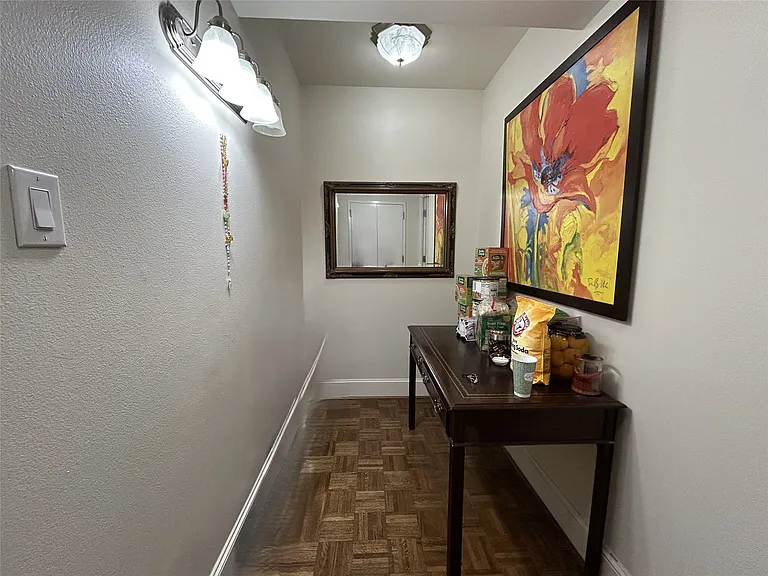 Large area for office, dressing, or storage