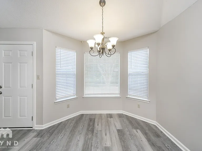 8418 Regal Bend Dr — Photo 5