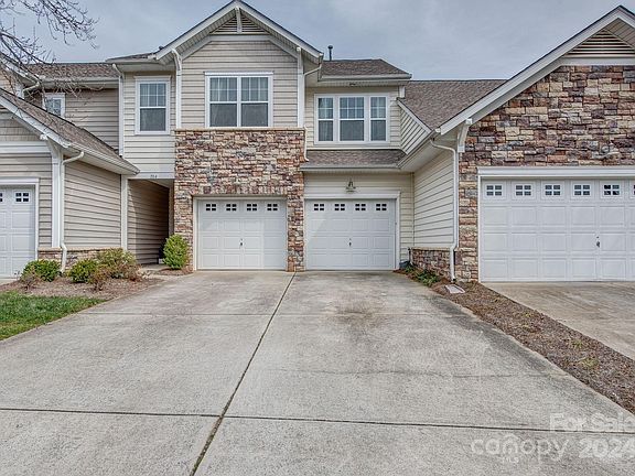 2nd image of 104 Misty Knoll Ln