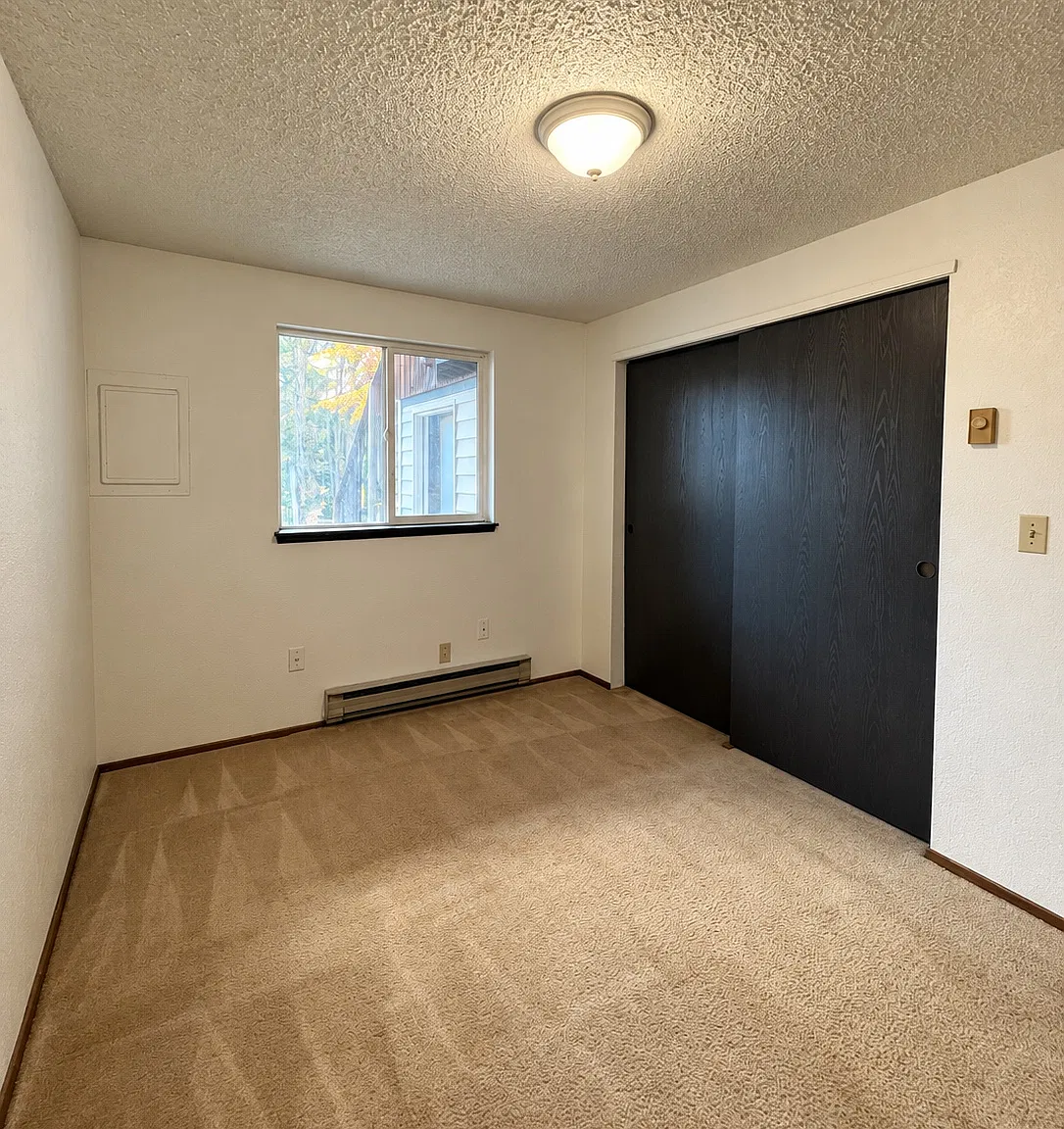 3 bed, $1,095 — Photo 4