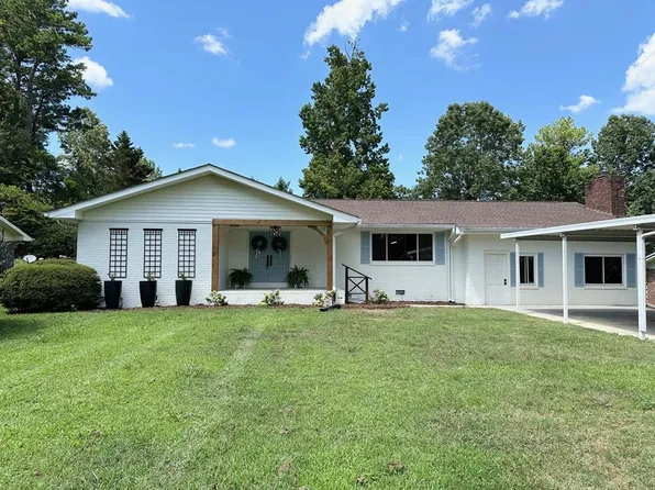 2608 Rocky Dr, Rocky Face, GA 30740