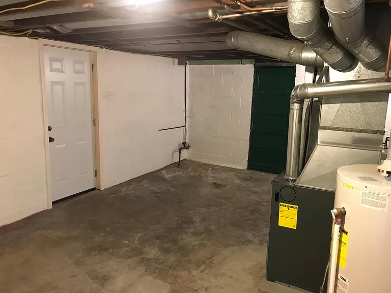 1016 Lindberg Ave — Photo 9