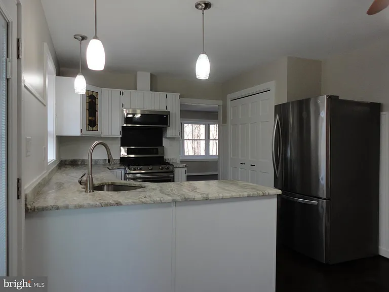814 Rustic Ln — Photo 24