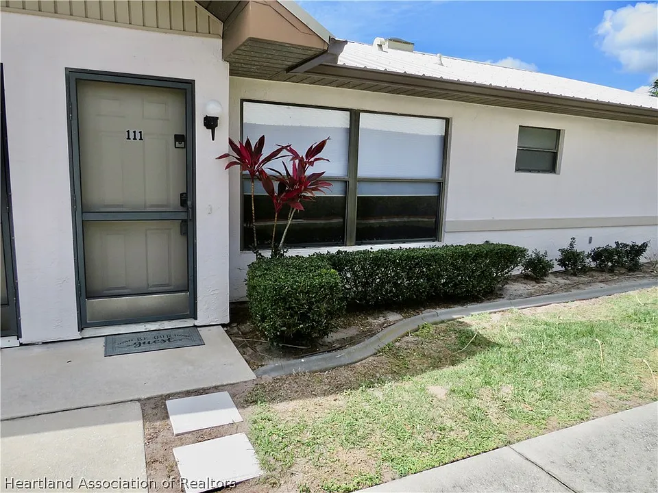 111 E Villaway Rd