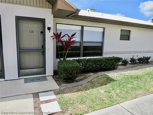111 E Villaway Rd Photo 1