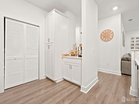 5th image of 1114 Vanderbergh Blvd