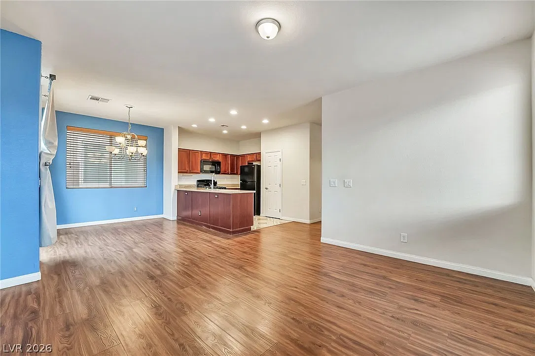3 bed, 2.5 bath, 1714 sqft, $2,250 — Photo 4
