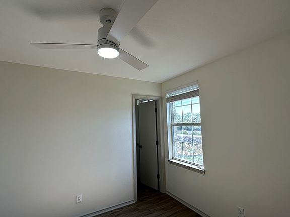 4th image of 1202 Hugo Ln