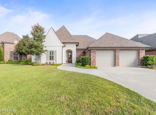 201 Cane Creek Dr, Broussard, LA 70518