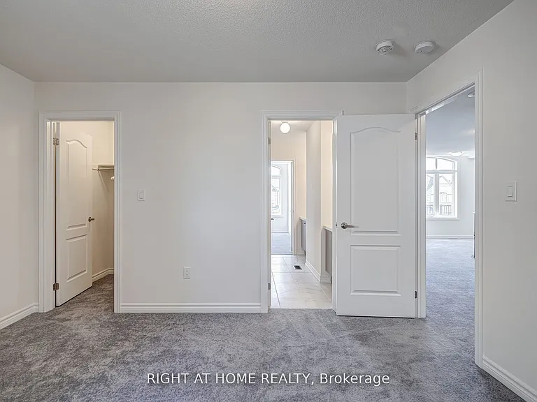96 Connell Dr — Photo 20