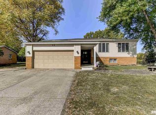 22 Covered Bridge Acres, Glenarm, IL 62536