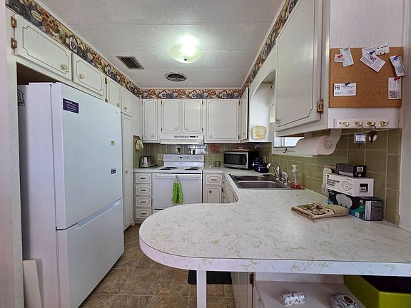 4th image of 211 Beechwood Ln