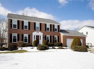 39 Waxwing Ln, East Amherst, NY 14051