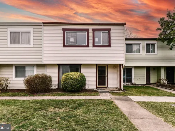 356 Juniper Ct, Herndon, VA 20170